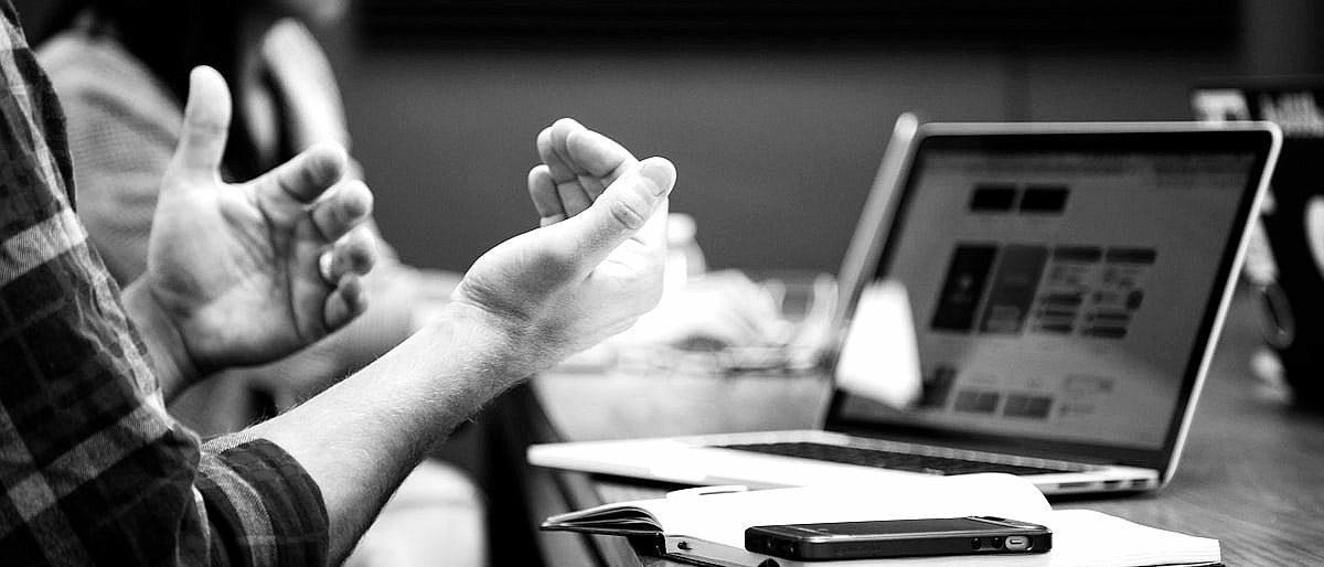 Experiència creativa: construir mons imaginaris amb IA — experiencia sobre IA i educacio