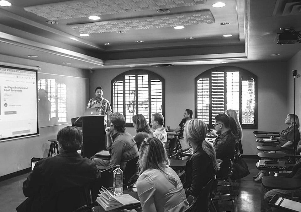 Docent a classe amb alumnes — experiencia real sobre IA i educacio